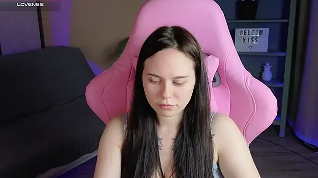 Alice Moondark online show from October 2025 08:50:02 PM