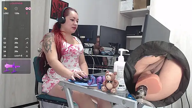 Snapshot of leidydi223 chatting on November 2025 02:27:02 PM leidydi223 online show from November 2025 02:27:02 PM