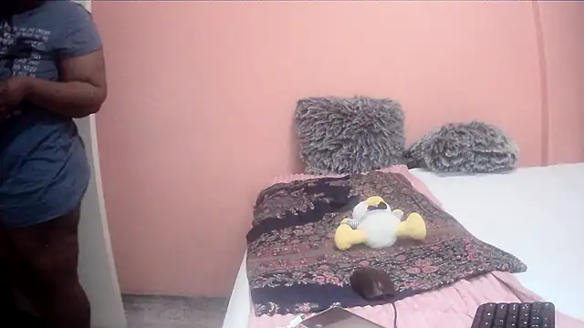 Snapshot of HUGEASSXXXXX chatting on September 2025 02:00:02 AM HUGEASSXXXXX online show from September 2025 02:00:02 AM
