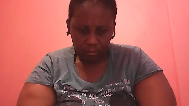Snapshot of HUGEASSXXXXX chatting on October 2025 04:11:01 AM HUGEASSXXXXX online show from October 2025 04:11:01 AM