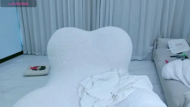 Snapshot of rainybb chatting on October 2025 09:43:02 AM rainybb online show from October 2025 09:43:02 AM