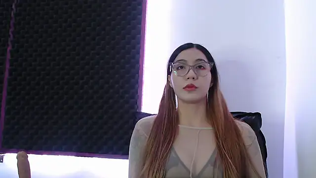 karlamoon23 online show from October 2025 11:28:02 PM