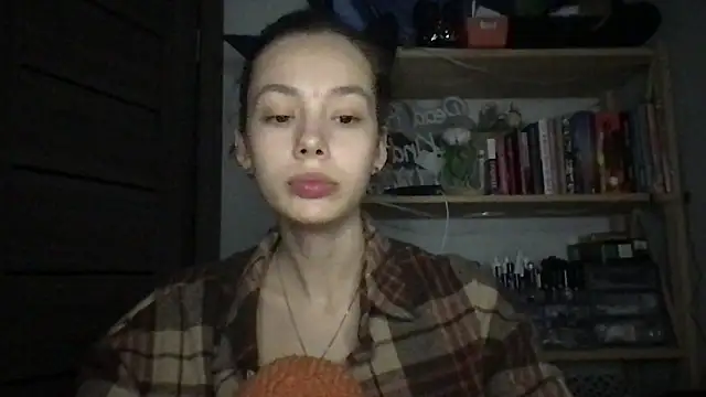 Snapshot of Yuna5343 chatting on September 2025 09:48:02 PM Yuna5343 online show from September 2025 09:48:02 PM