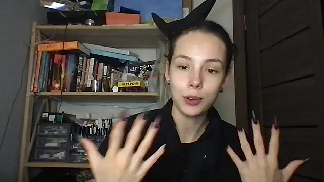 Snapshot of Yuna5343 chatting on December 2025 08:18:02 PM Yuna5343 online show from December 2025 08:18:02 PM