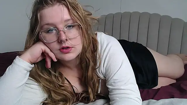 Snapshot of AgnesRoseCams chatting on September 2025 08:50:01 AM AgnesRoseCams online show from September 2025 08:50:01 AM