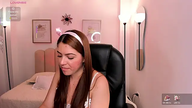 Madelin carter online show from November 2025 03:54:01 AM