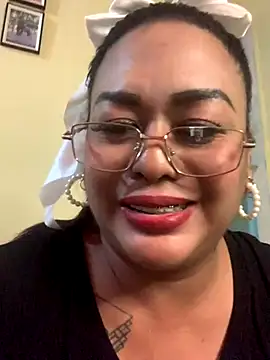 Snapshot of EmmaKantutera chatting on November 2025 04:11:01 AM EmmaKantutera online show from November 2025 04:11:01 AM