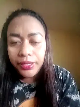 Snapshot of EmmaKantutera chatting on December 2025 08:34:01 AM EmmaKantutera online show from December 2025 08:34:01 AM