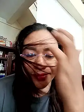 Snapshot of EmmaKantutera chatting on January 2026 02:39:01 AM EmmaKantutera online show from January 2026 02:39:01 AM