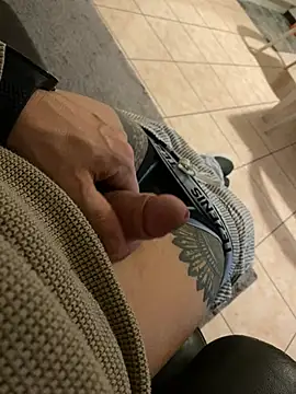 Snapshot of Maurinho3005 chatting on February 2026 11:25:01 PM Maurinho3005 online show from February 2026 11:25:01 PM