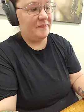 Snapshot of Love86Emily chatting on January 2025 03:10:02 PM Love86Emily online show from January 2025 03:10:02 PM