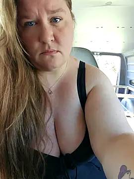 Snapshot of Love86Emily chatting on September 2025 06:42:01 PM Love86Emily online show from September 2025 06:42:01 PM