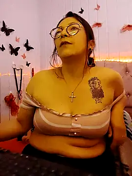 Snapshot of Susanahotsexxx chatting on November 2025 01:48:01 AM Susanahotsexxx online show from November 2025 01:48:01 AM