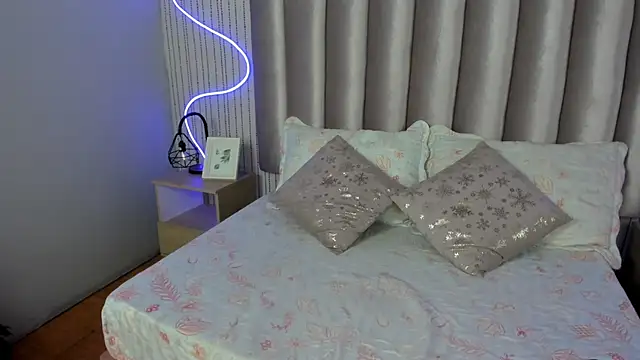 Snapshot of SamanthaPeachss chatting on October 2025 12:15:01 PM SamanthaPeachss online show from October 2025 12:15:01 PM