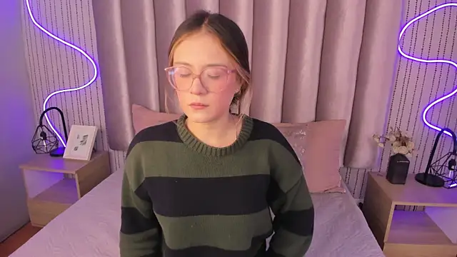 Snapshot of SamanthaPeachss chatting on October 2025 11:58:02 AM SamanthaPeachss online show from October 2025 11:58:02 AM