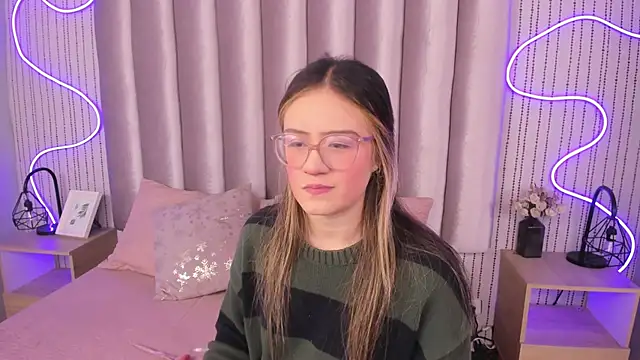 Snapshot of SamanthaPeachss chatting on November 2025 12:15:01 PM SamanthaPeachss online show from November 2025 12:15:01 PM