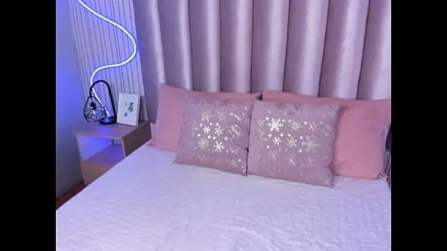 Snapshot of SamanthaPeachss chatting on November 2025 12:05:02 PM SamanthaPeachss online show from November 2025 12:05:02 PM