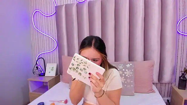 Snapshot of SamanthaPeachss chatting on November 2025 11:54:01 AM SamanthaPeachss online show from November 2025 11:54:01 AM