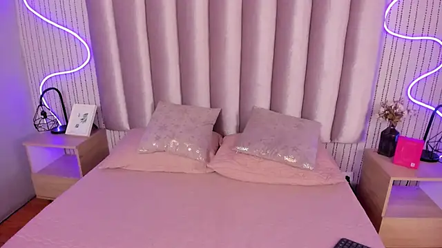 Snapshot of SamanthaPeachss chatting on December 2025 01:39:01 PM SamanthaPeachss online show from December 2025 01:39:01 PM