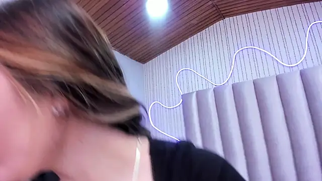 Snapshot of SamanthaPeachss chatting on December 2025 12:14:01 PM SamanthaPeachss online show from December 2025 12:14:01 PM