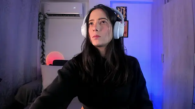 mishelkrave  online show from February 2026 11:42:02 PM