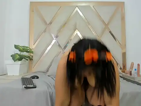 arielasm online show from October 2025 12:56:01 PM