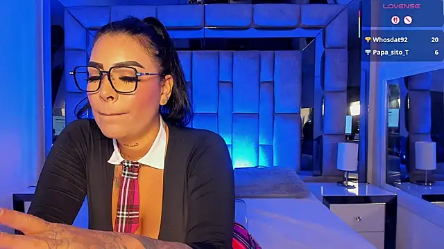 MaddyGray  online show from December 2025 05:20:01 PM