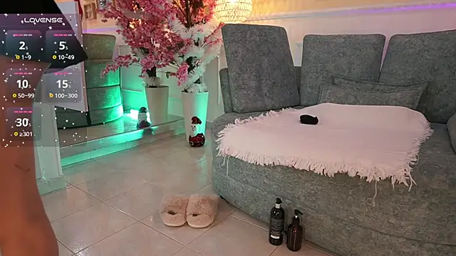 LoonaNyx online show from December 2025 11:36:02 AM