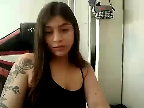 Snapshot of Becca_B chatting on November 2025 01:21:02 PM Becca B online show from November 2025 01:21:02 PM