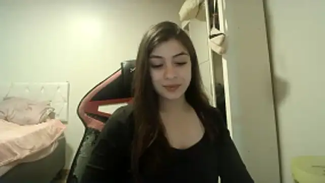 Snapshot of Becca_B chatting on November 2025 11:06:01 PM Becca B online show from November 2025 11:06:01 PM