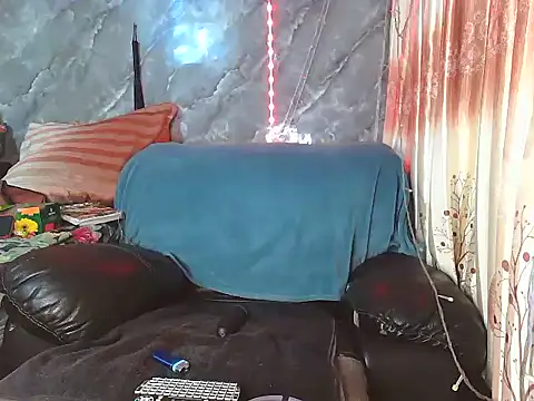 Snapshot of ZARIA-VIXEN chatting on October 2025 10:00:02 PM ZARIA-VIXEN online show from October 2025 10:00:02 PM