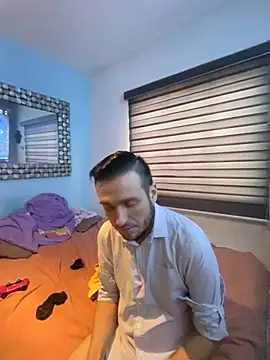 Alexitho25 online show from November 2025 10:43:01 PM