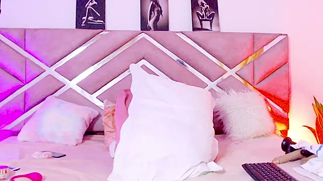 sofia 07 online show from November 2025 08:42:02 PM