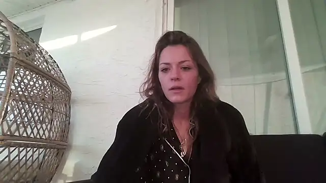 Snapshot of LaylaRainVIP chatting on December 2025 10:03:01 PM LaylaRainVIP online show from December 2025 10:03:01 PM