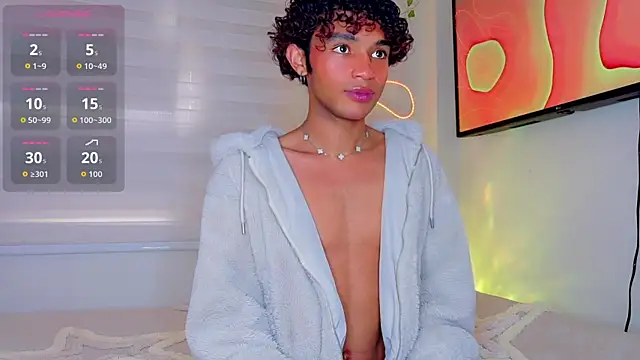 Snapshot of Aaron_Wiinter chatting on April 2026 08:03:01 PM Aaron Wiinter online show from April 2026 08:03:01 PM