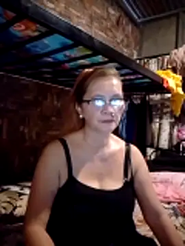 Snapshot of SexyHottMom chatting on June 2026 08:17:01 AM SexyHottMom online show from June 2026 08:17:01 AM