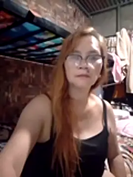 Snapshot of SexyHottMom chatting on June 2026 08:28:01 PM SexyHottMom online show from June 2026 08:28:01 PM