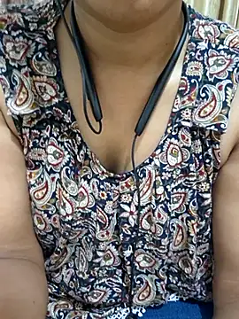 Queen Nora online show from June 2026 02:45:01 PM