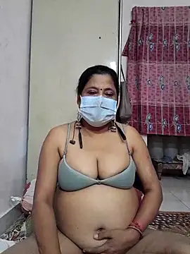 Snapshot of mature_mimi chatting on November 2025 06:08:01 PM mature mimi online show from November 2025 06:08:01 PM