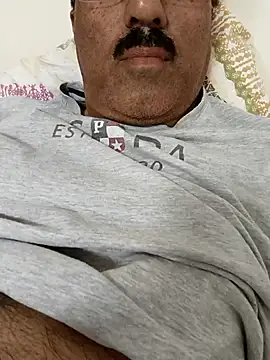 Snapshot of moonflower25 chatting on September 2025 08:24:02 PM moonflower25 online show from September 2025 08:24:02 PM