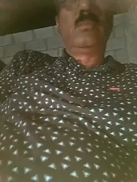 Snapshot of moonflower25 chatting on October 2025 05:22:01 PM moonflower25 online show from October 2025 05:22:01 PM