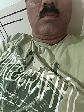 Snapshot of moonflower25 chatting on October 2025 06:20:01 PM moonflower25 online show from October 2025 06:20:01 PM