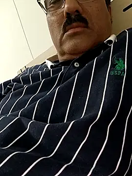 Snapshot of moonflower25 chatting on October 2025 02:41:01 PM moonflower25 online show from October 2025 02:41:01 PM