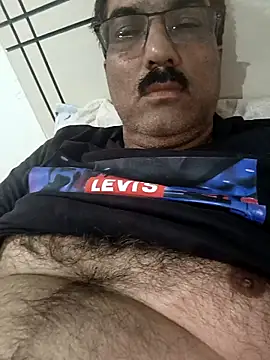 Snapshot of moonflower25 chatting on October 2025 07:58:01 AM moonflower25 online show from October 2025 07:58:01 AM