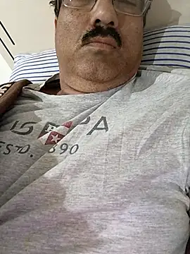 Snapshot of moonflower25 chatting on November 2025 03:31:01 AM moonflower25 online show from November 2025 03:31:01 AM