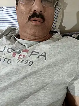 Snapshot of moonflower25 chatting on November 2025 08:07:01 PM moonflower25 online show from November 2025 08:07:01 PM