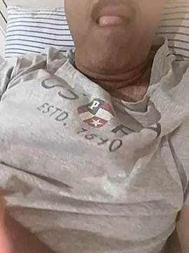 Snapshot of moonflower25 chatting on November 2025 06:40:02 PM moonflower25 online show from November 2025 06:40:02 PM