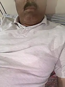 Snapshot of moonflower25 chatting on November 2025 05:50:02 AM moonflower25 online show from November 2025 05:50:02 AM