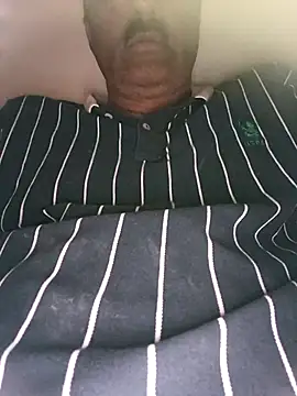 Snapshot of moonflower25 chatting on November 2025 06:23:01 AM moonflower25 online show from November 2025 06:23:01 AM