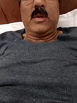 Snapshot of moonflower25 chatting on December 2025 05:19:02 PM moonflower25 online show from December 2025 05:19:02 PM